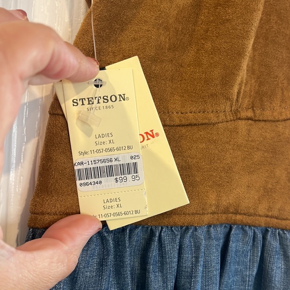 Western dress - Picture 3 of 4